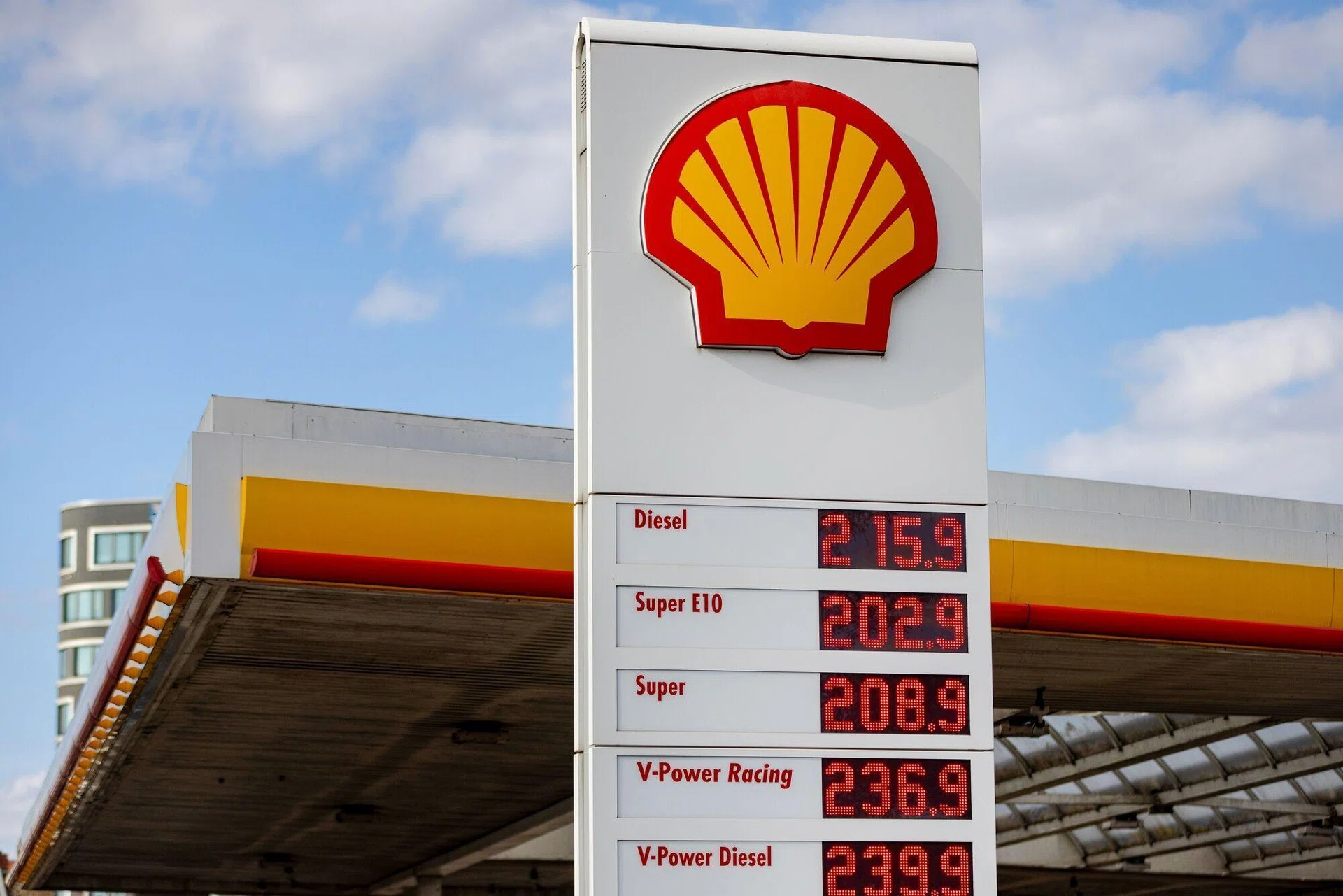 Shell Eyes Venezuela Gas Deals Amid LNG Push